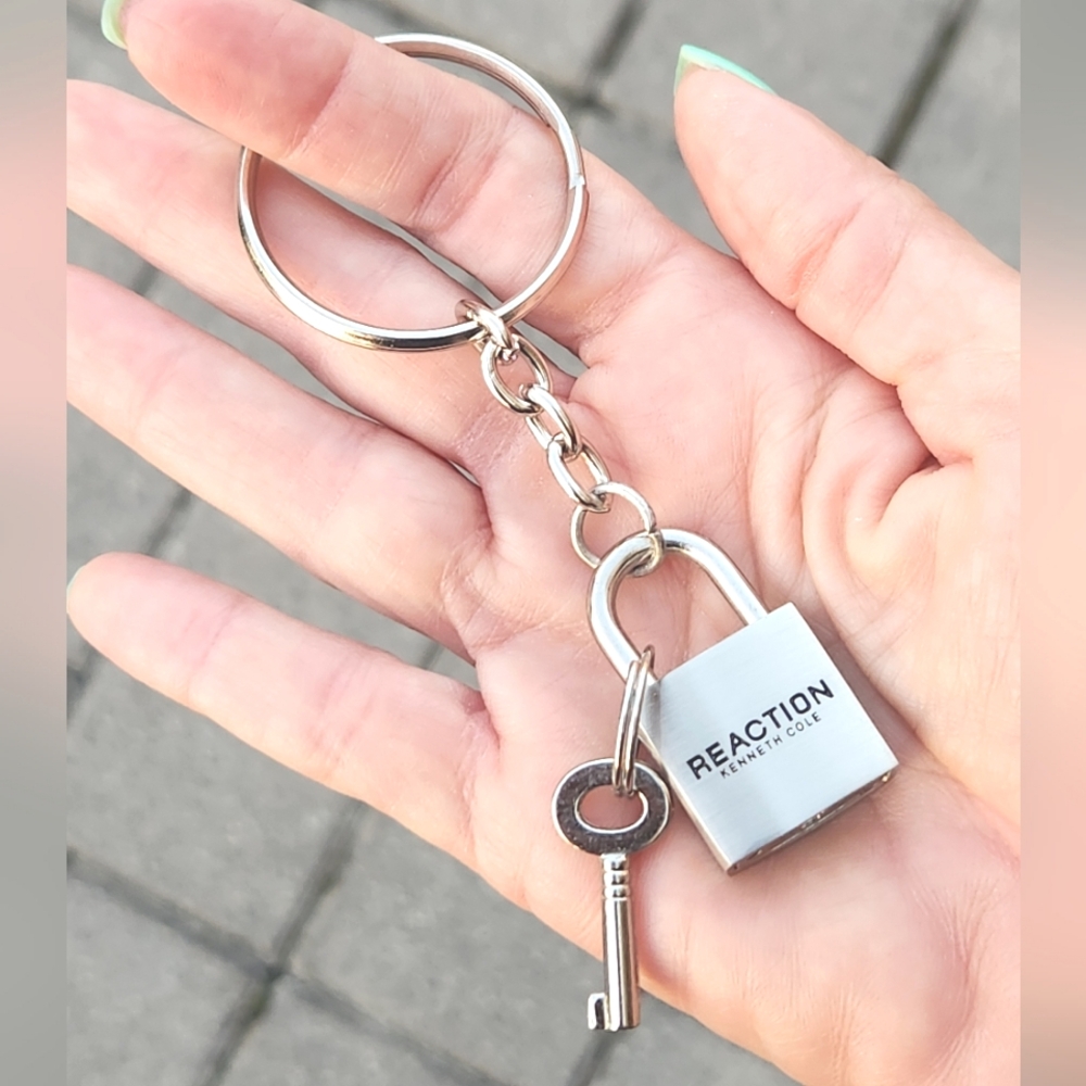 REACTION Kenneth Cole Padlock Keychain RARE